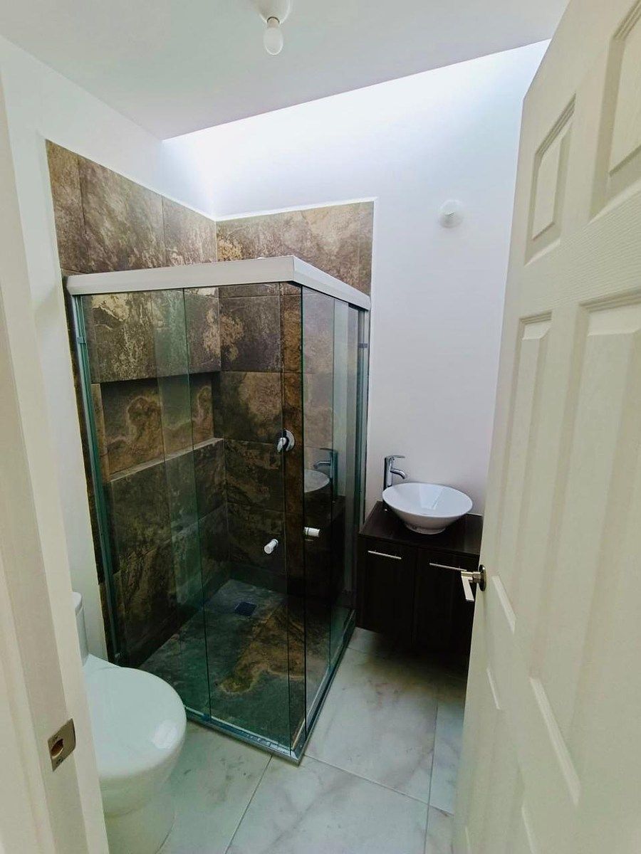 13 de 17: Baño privadk