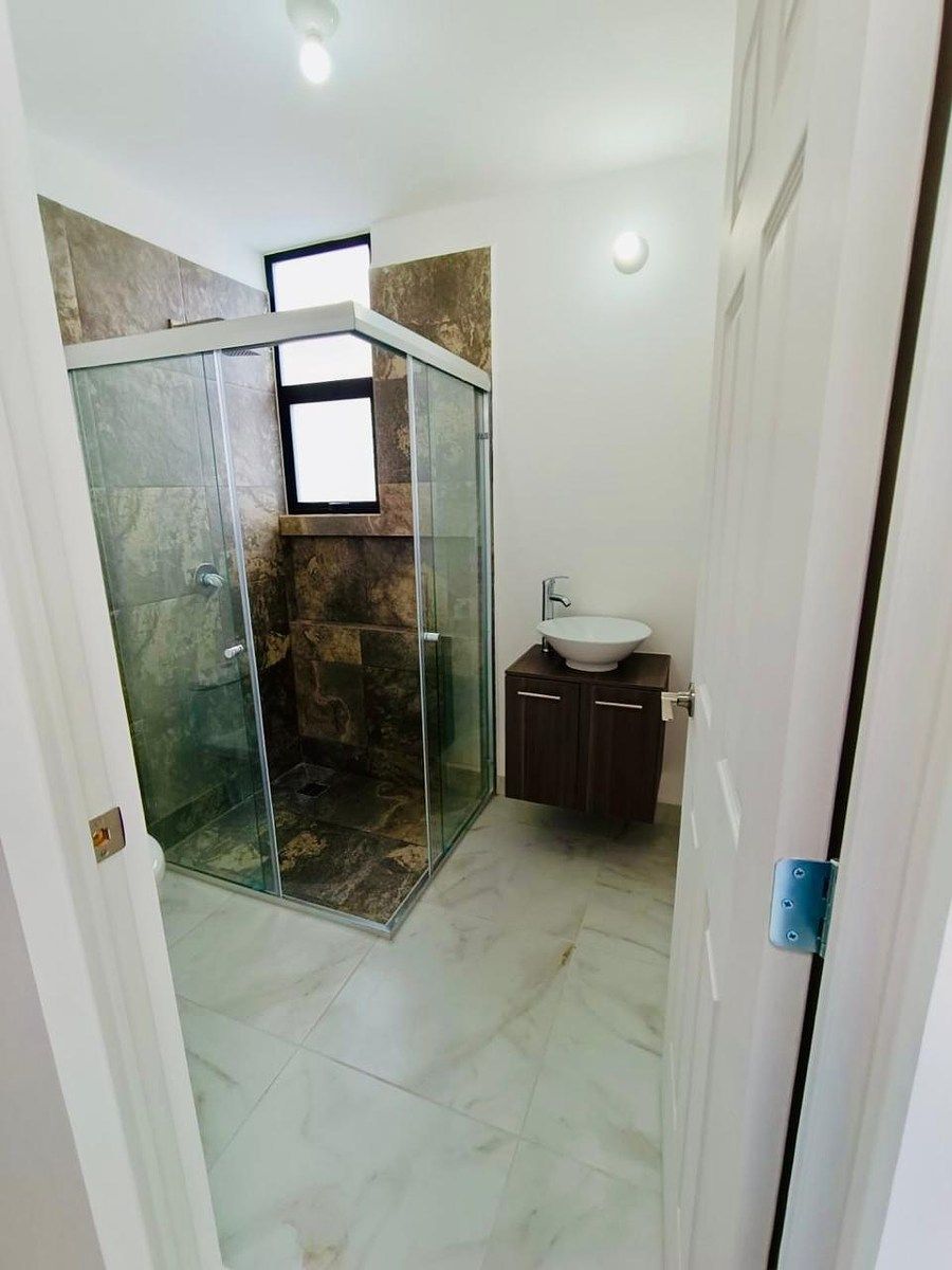 10 de 17: Baño compartido