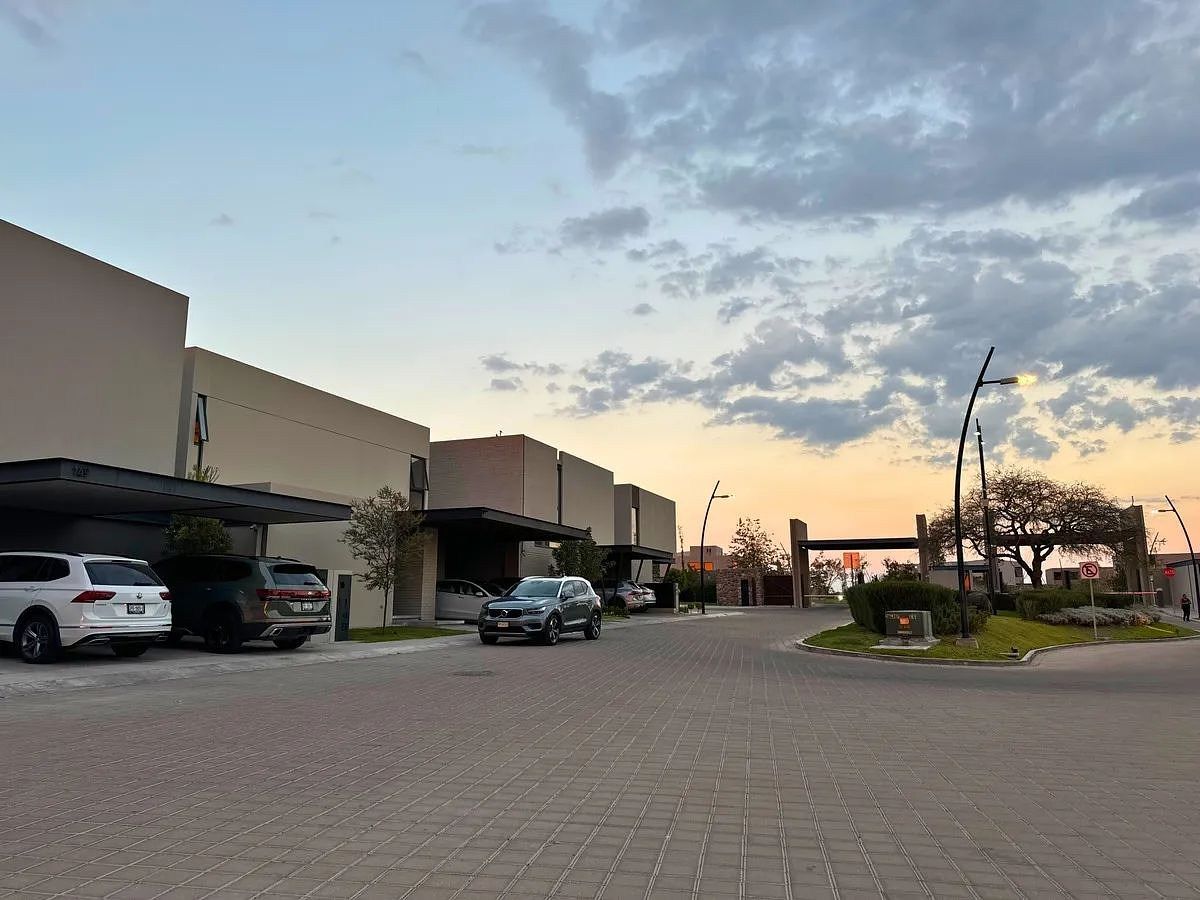 2 de 9: Terreno San Felipe Campanario Norte