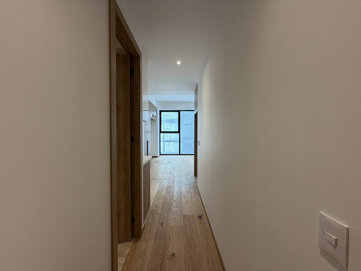 4 de 5: Pasillo de entrada