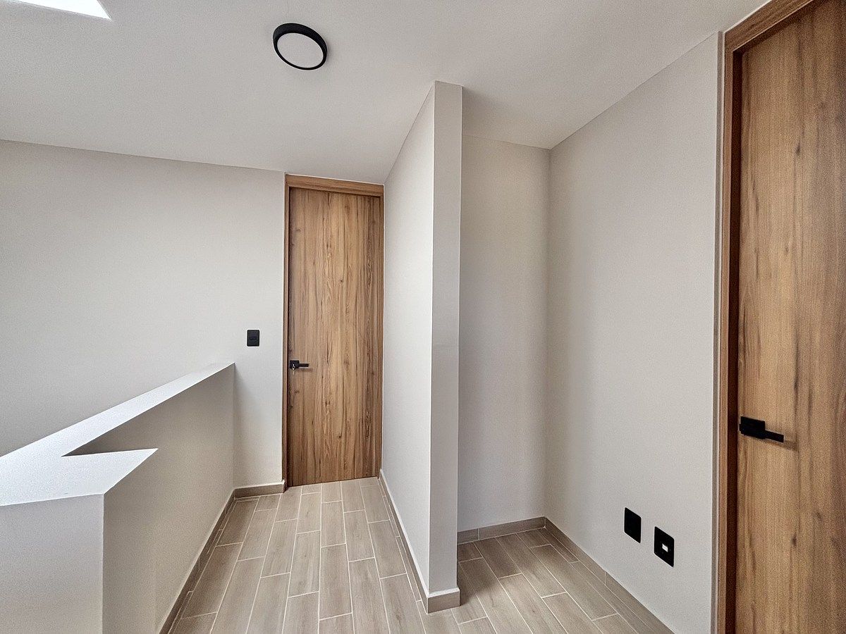 18 de 39: Espacio para clóset de blancos .