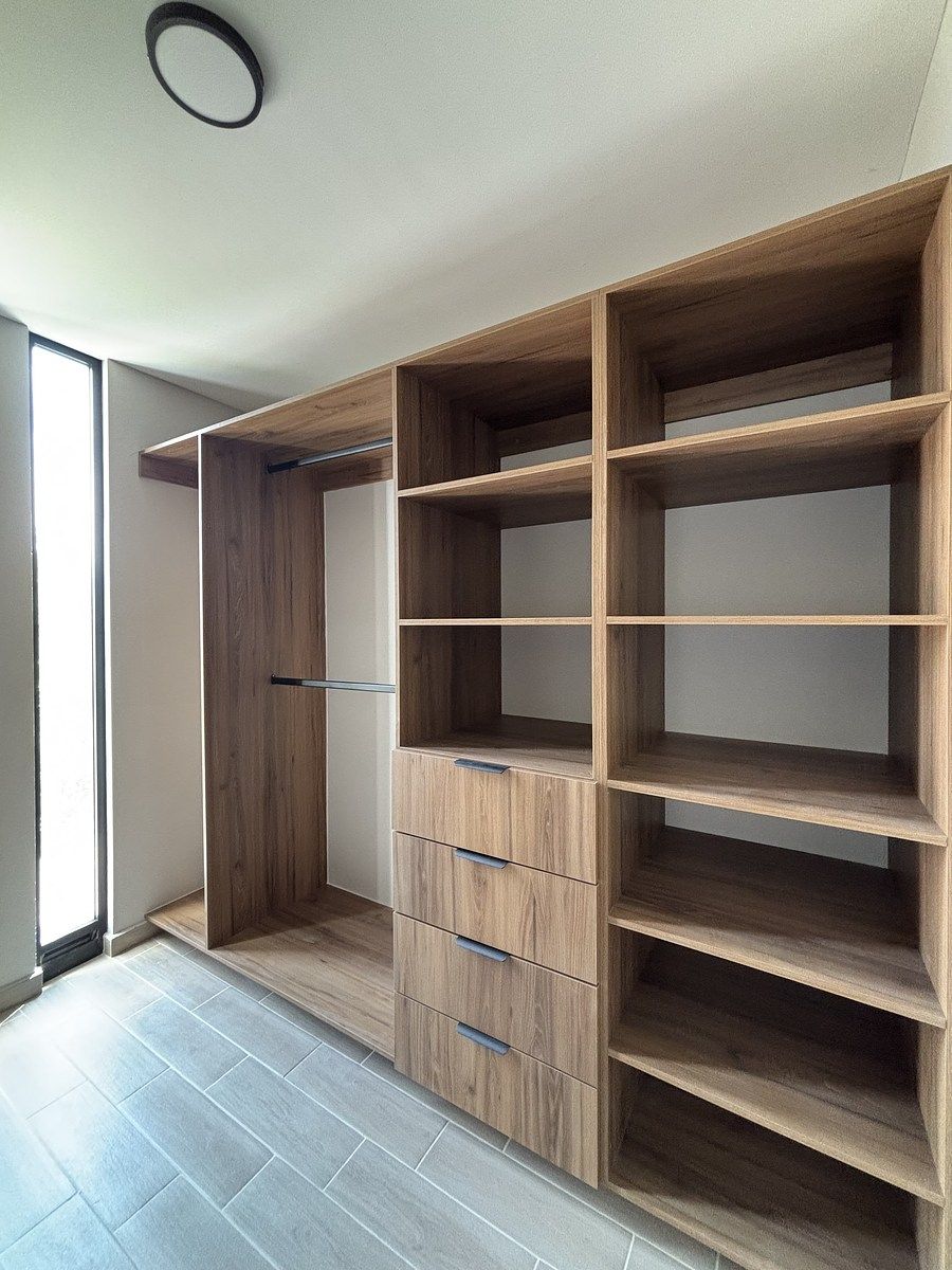 22 de 39: Vestidor .