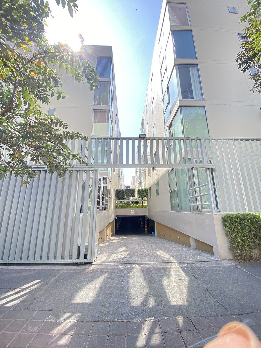 37 de 39: Acceso vehicular