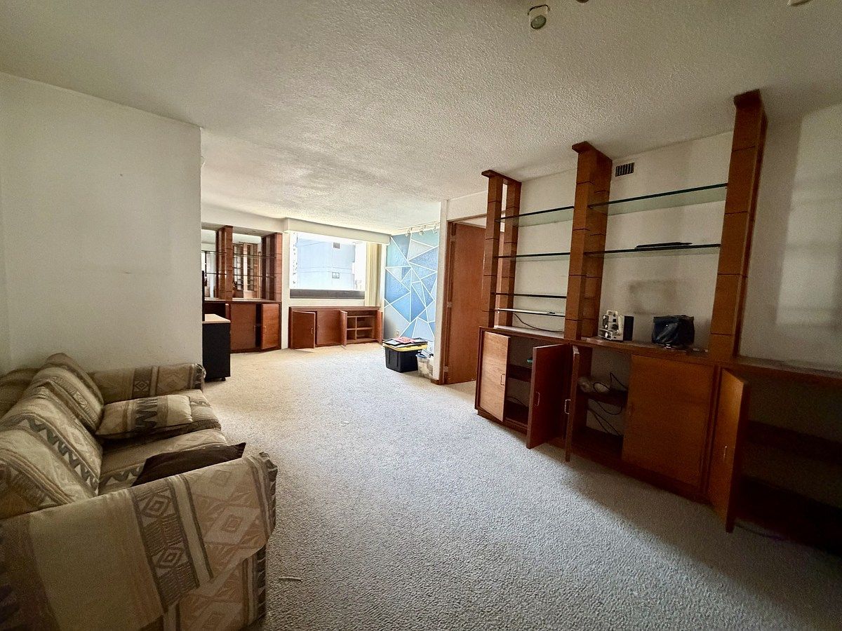 7 de 21: Sala de TV o tercera rec