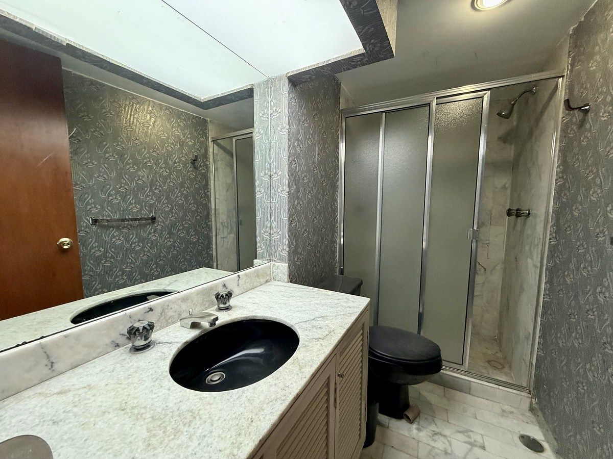 9 de 21: Baño tercera rec