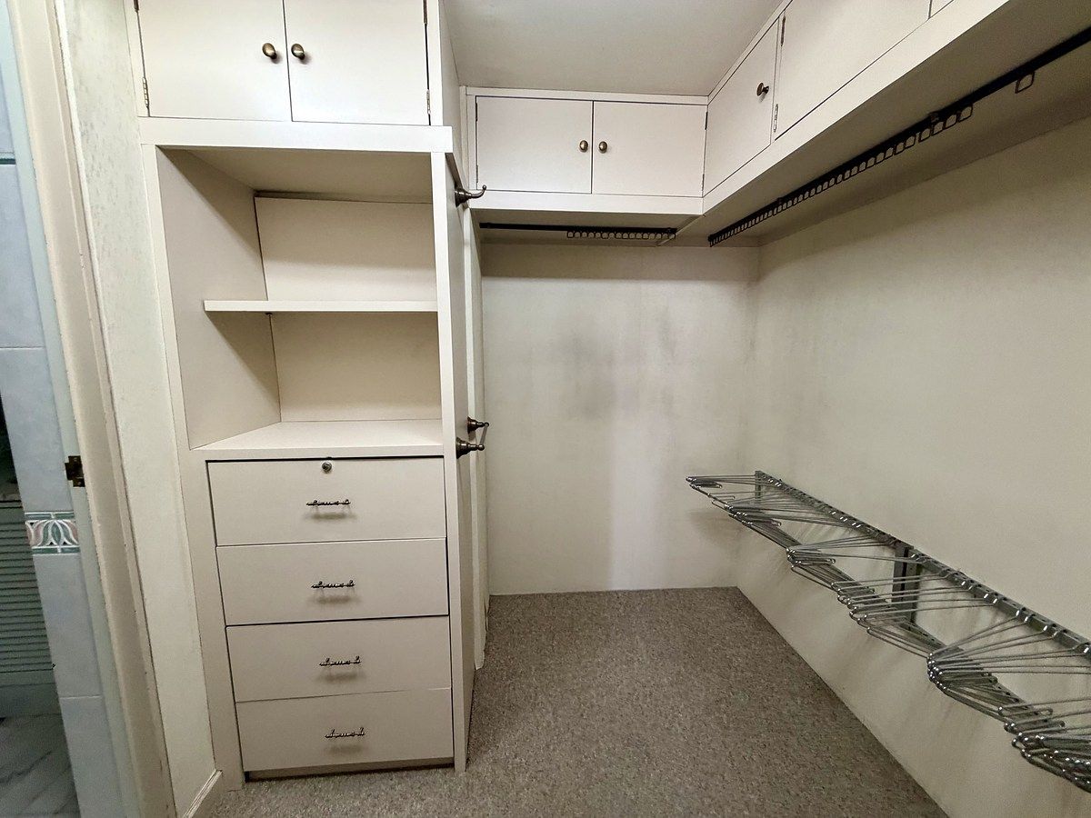 12 de 21: Vestidor rec principal