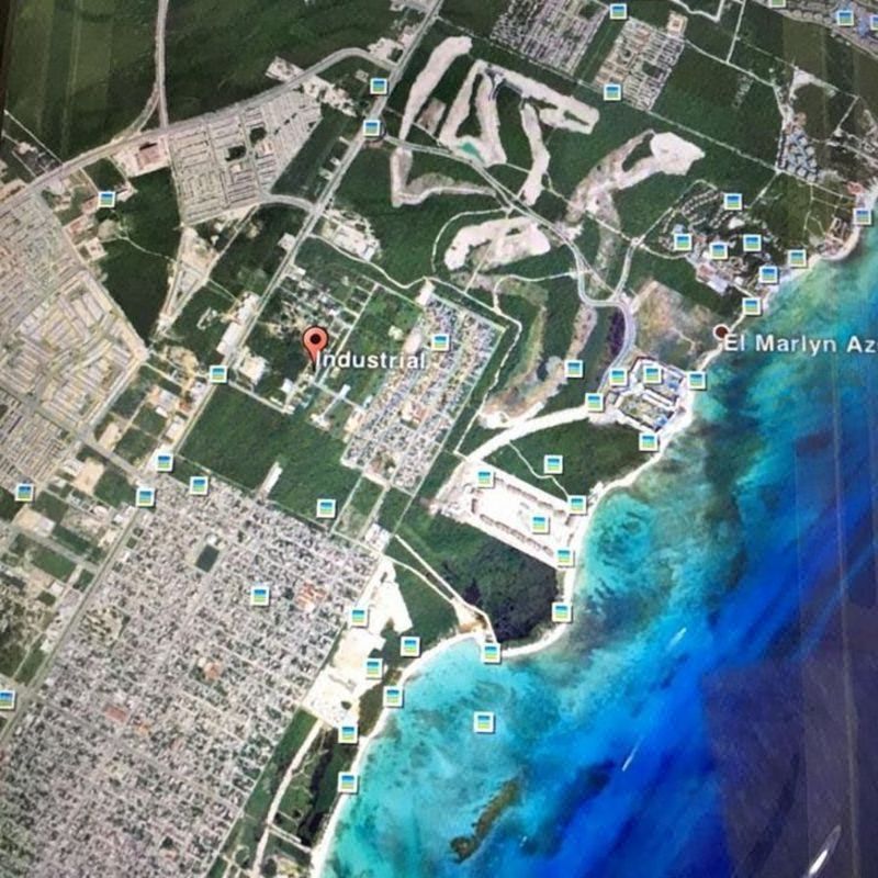 Terrenos Comerciales e Industriales en Venta en Playa del Carmen
