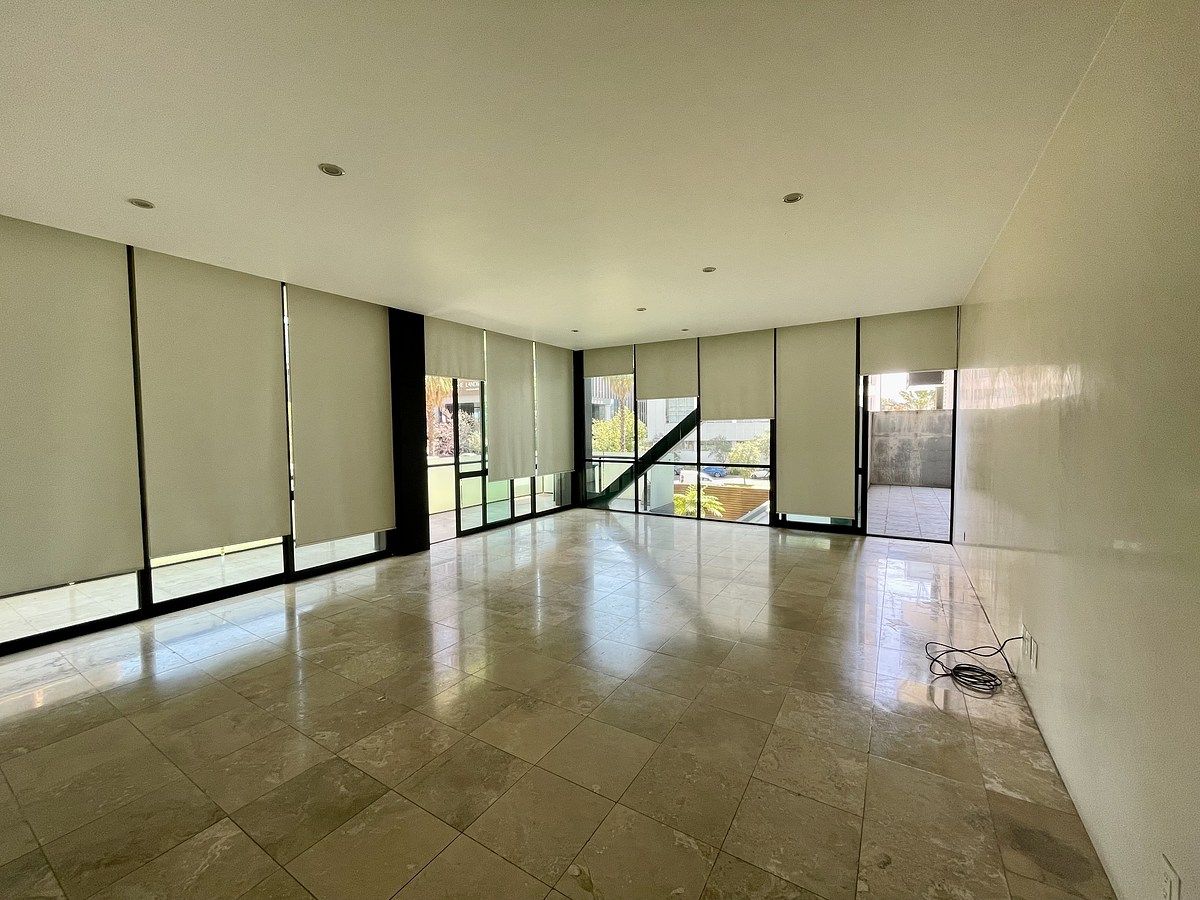 2 of 9: Sala-comedor