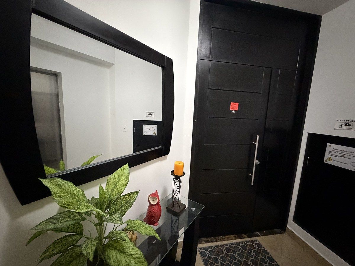 6 de 21: Entrada a la propiedad