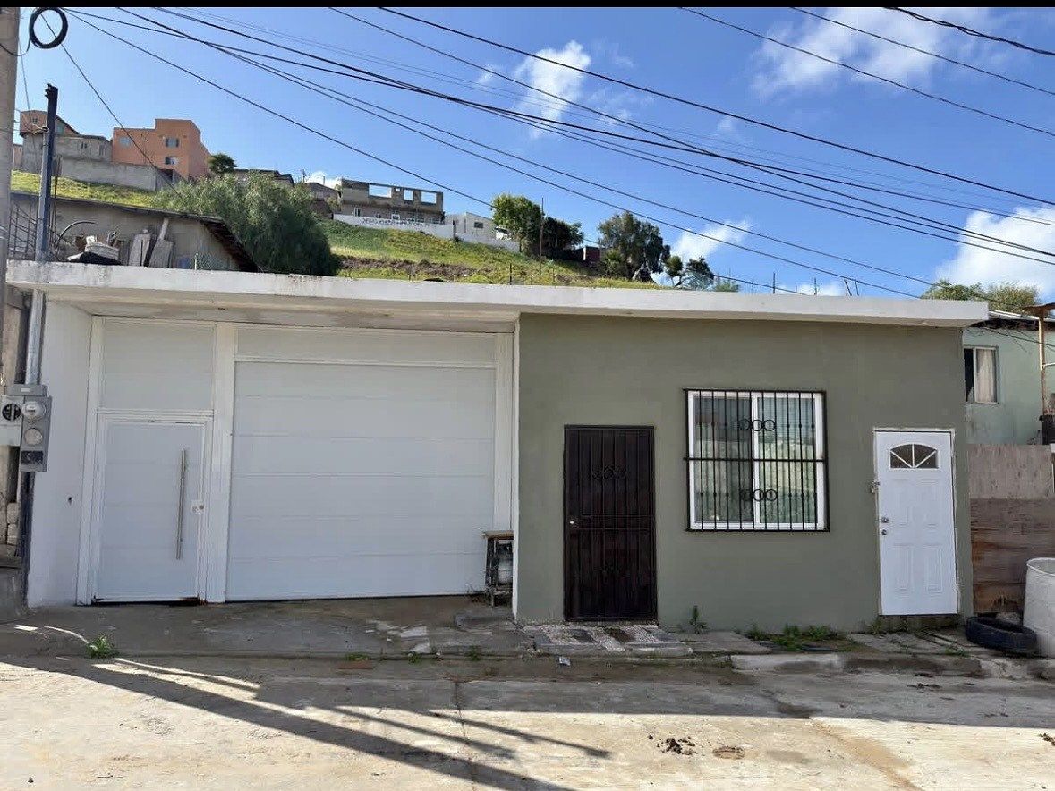 2 of 10: Fachada original