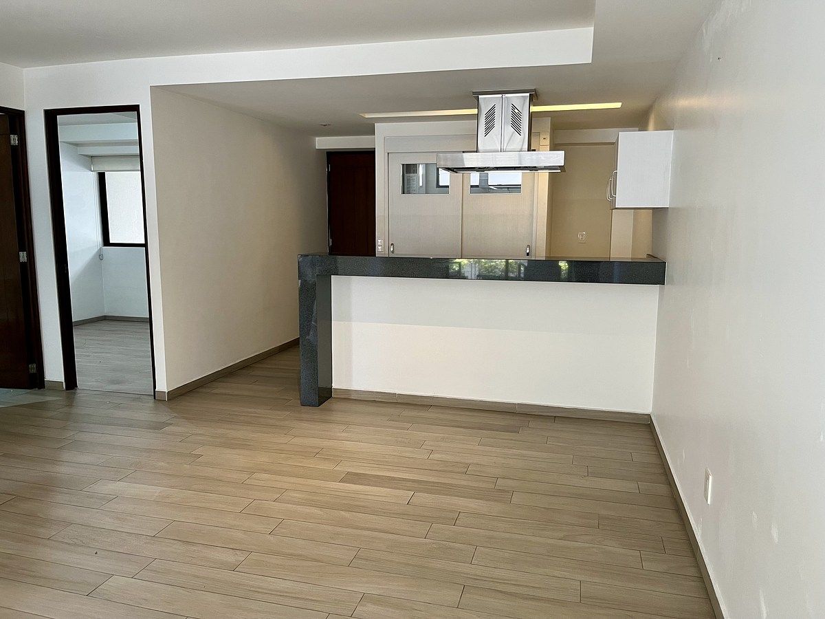 9 de 28: Vista de la cocina y area de lavado