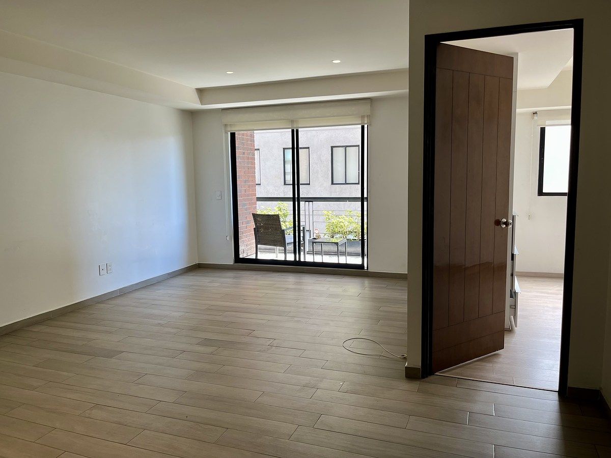 10 de 28: Entrada a la recámara principal