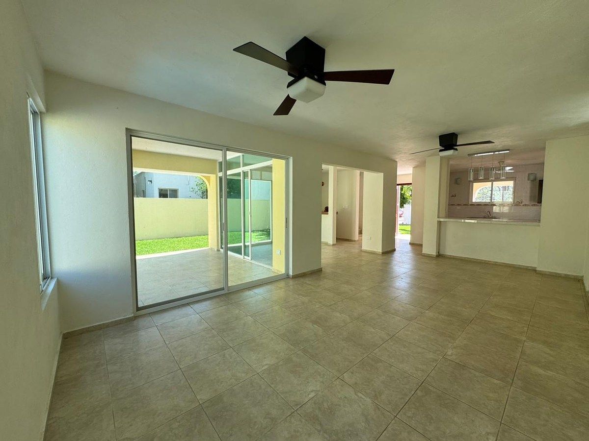 4 de 33: Sala comedor