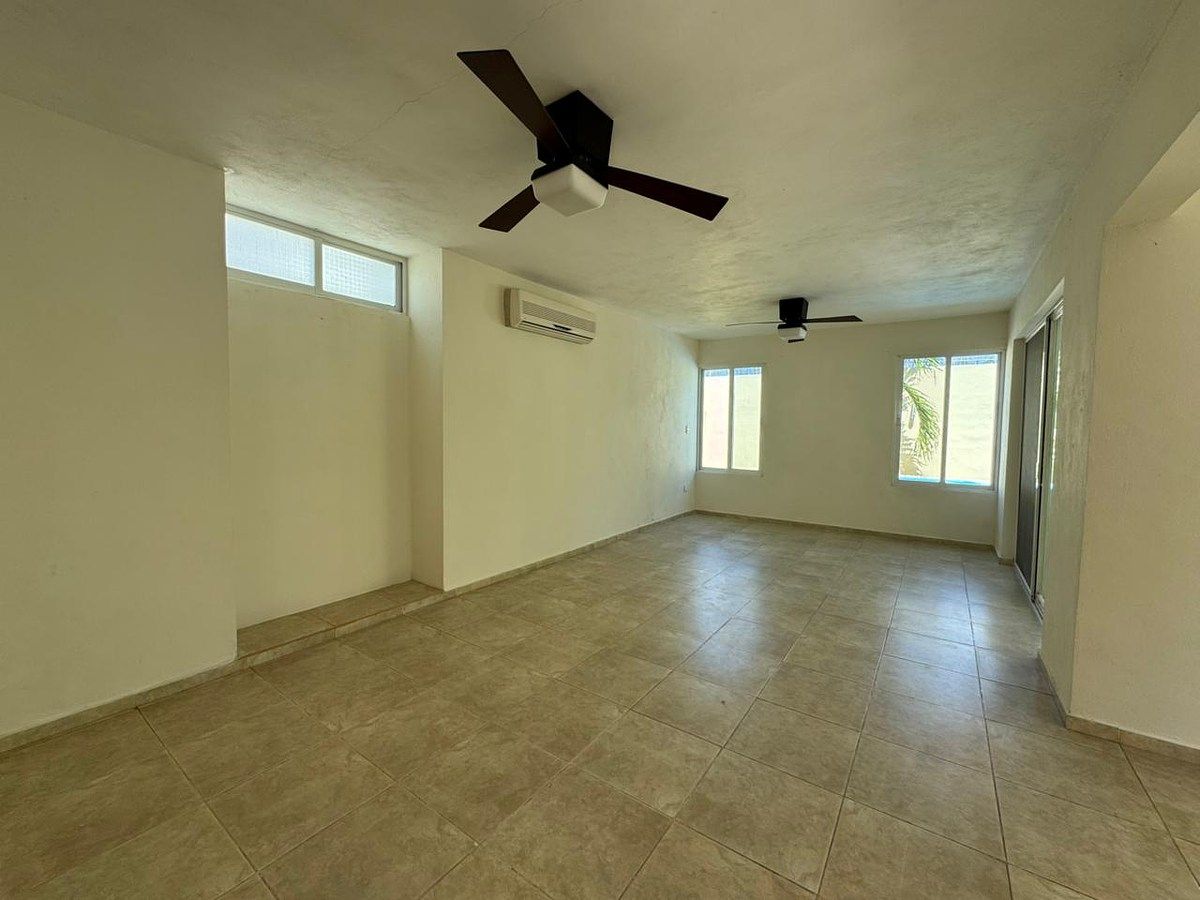 2 de 32: Sala comedor