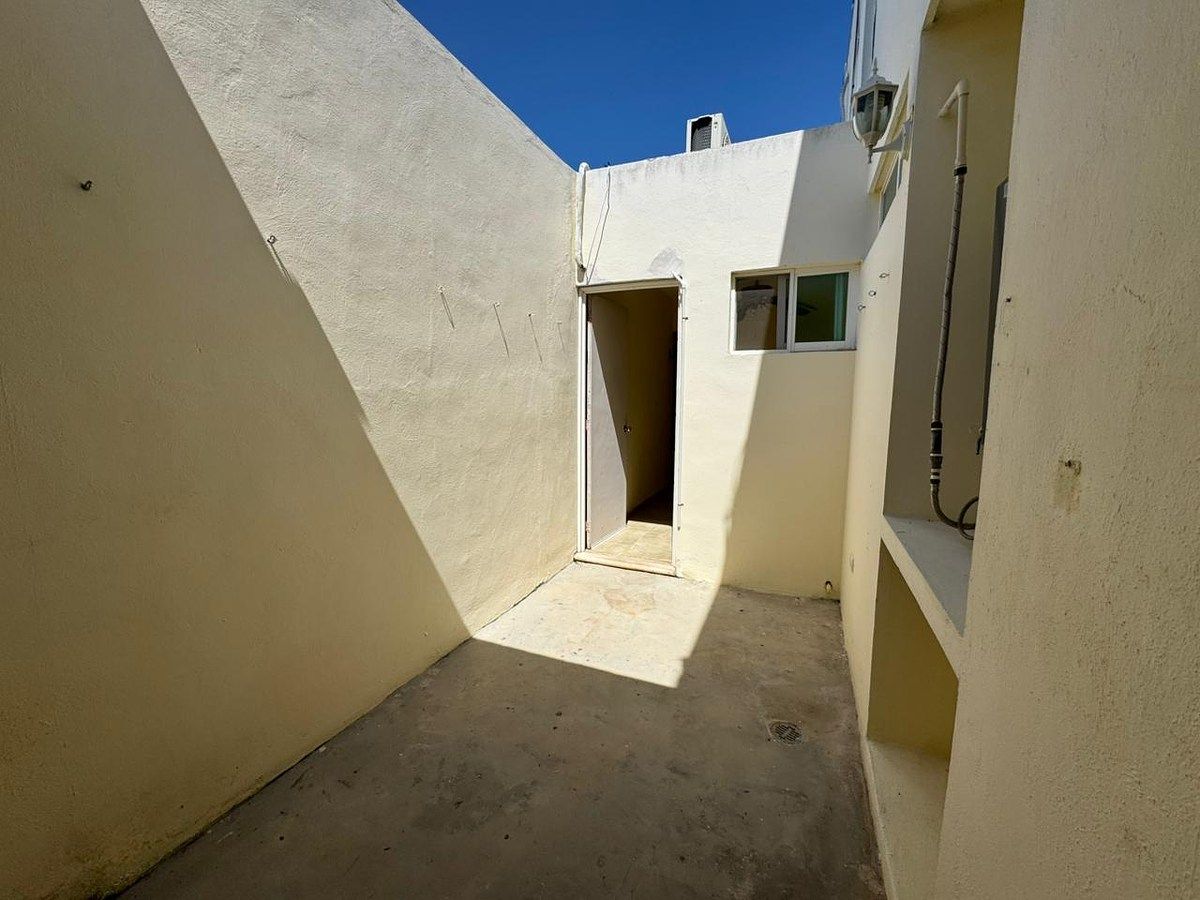 14 de 33: Área de servicio