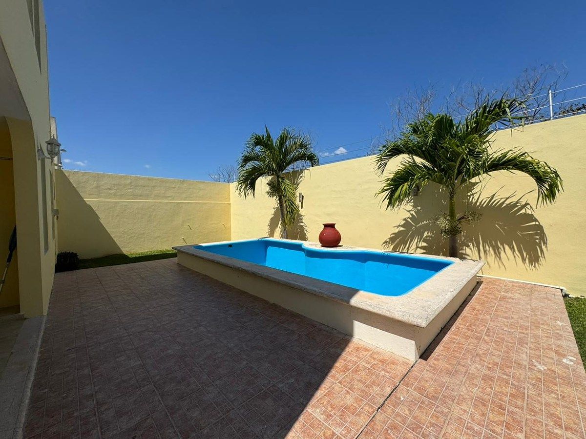 32 de 33: Terraza con alberca