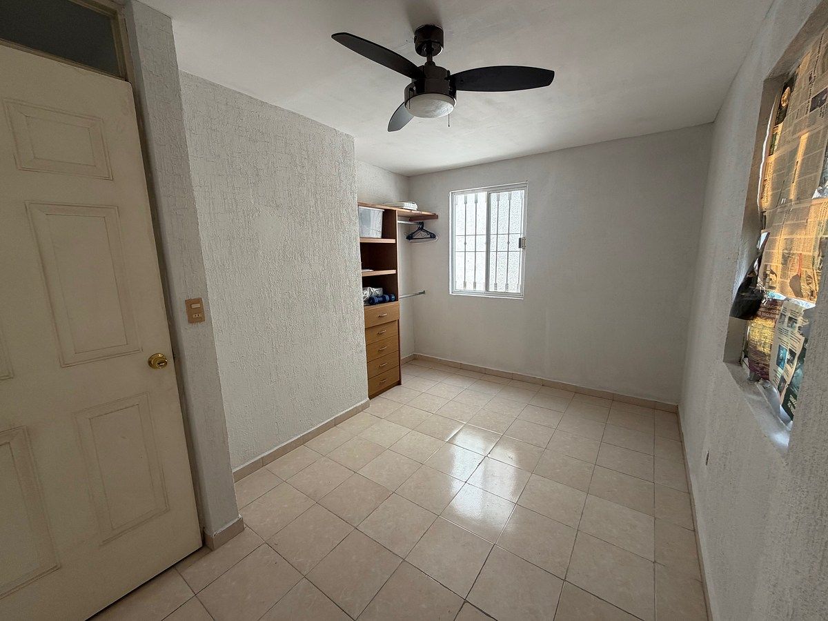 17 of 25: Recamara 2