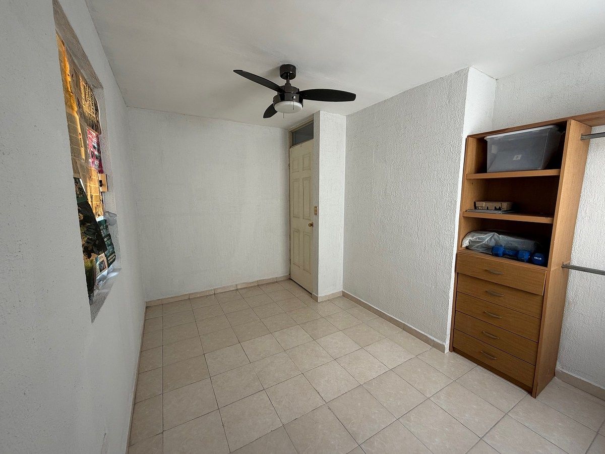 18 of 25: Recamara 2