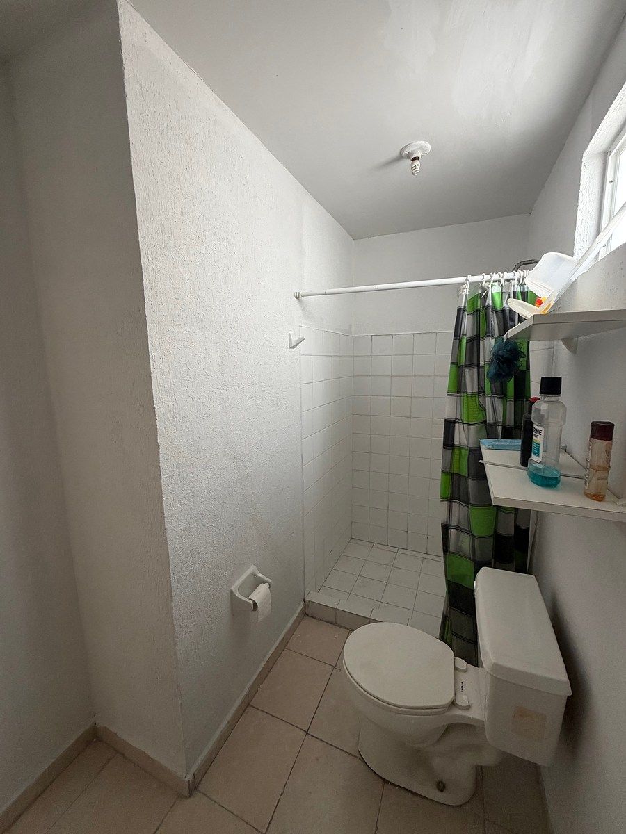 23 of 25: Baño Completo PA