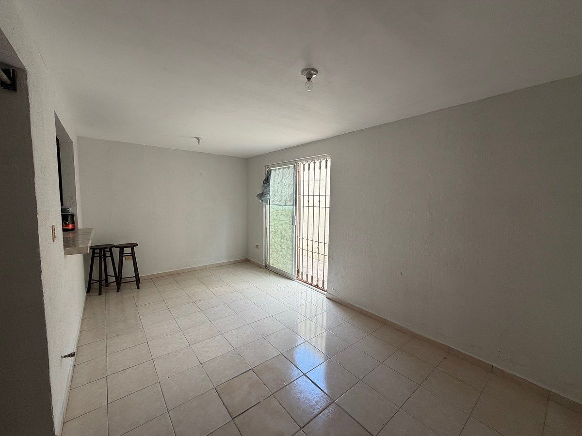 9 of 25: Sala - Comedor