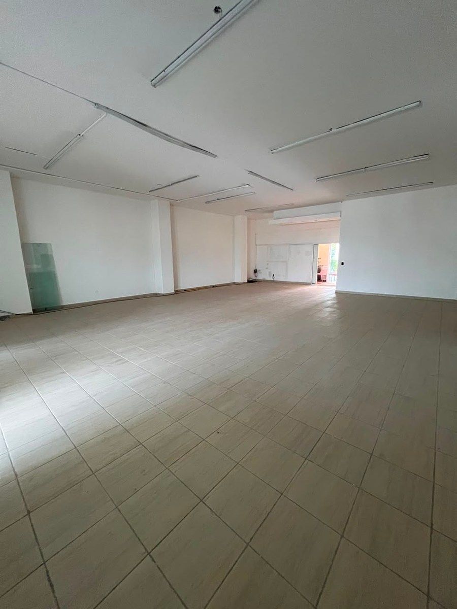 Retail Space in Hacienda de las Palmas, Huixquilucan, photo 2 of 31