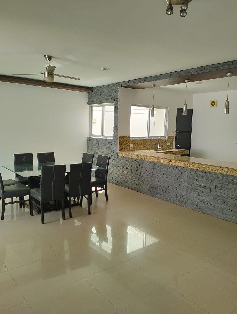 12 de 16: Comedor y cocina