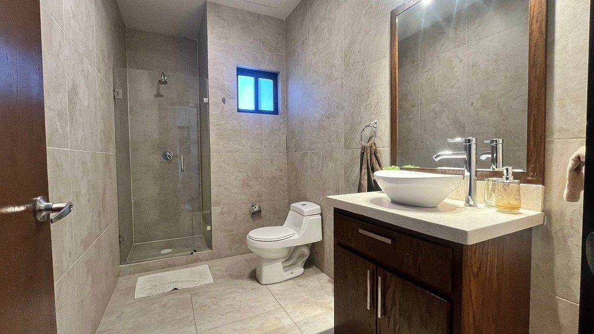 Baño 1, photo 6 of 14