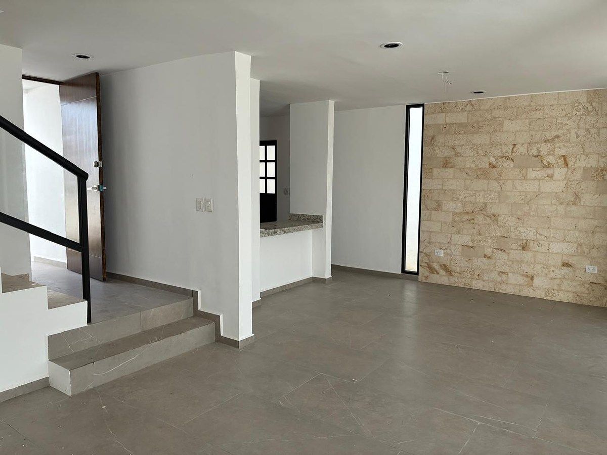 CASA EN VENTA DE DOS PLANTAS EN PRIV. RESIDENCIAL ADARA, TEMOZÓN NORTE - foto 2