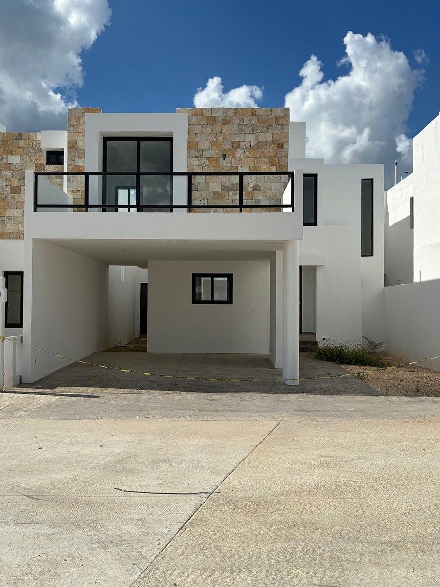 CASA EN VENTA DE DOS PLANTAS EN PRIV. RESIDENCIAL ADARA, TEMOZÓN NORTE - foto 1
