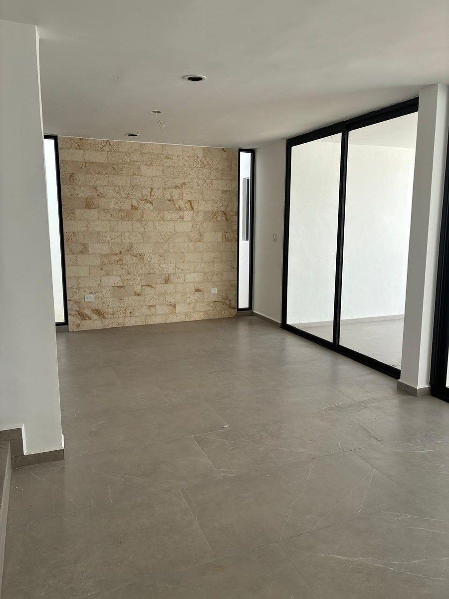 CASA EN VENTA DE DOS PLANTAS EN PRIV. RESIDENCIAL ADARA, TEMOZÓN NORTE - foto 3
