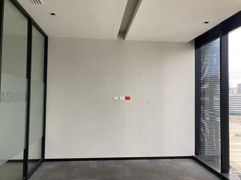 6 of 15: SALA DE JUNTAS