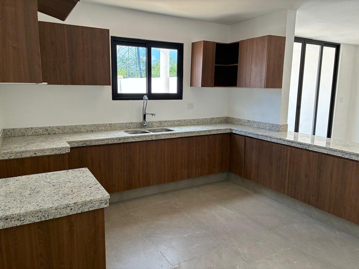 CASA EN VENTA CON PISCINA EN RESIDENCIAL ADARA, TEMOZÓN NORTE - foto 4