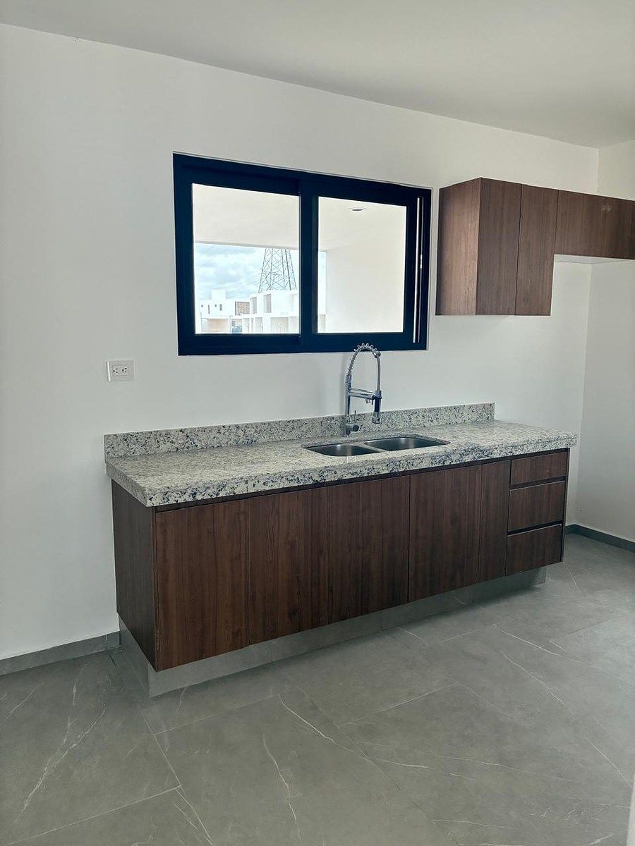 CASA EN VENTA CON BALCÓN EN RESIDENCIAL ADARA, TEMOZÓN NORTE - foto 5