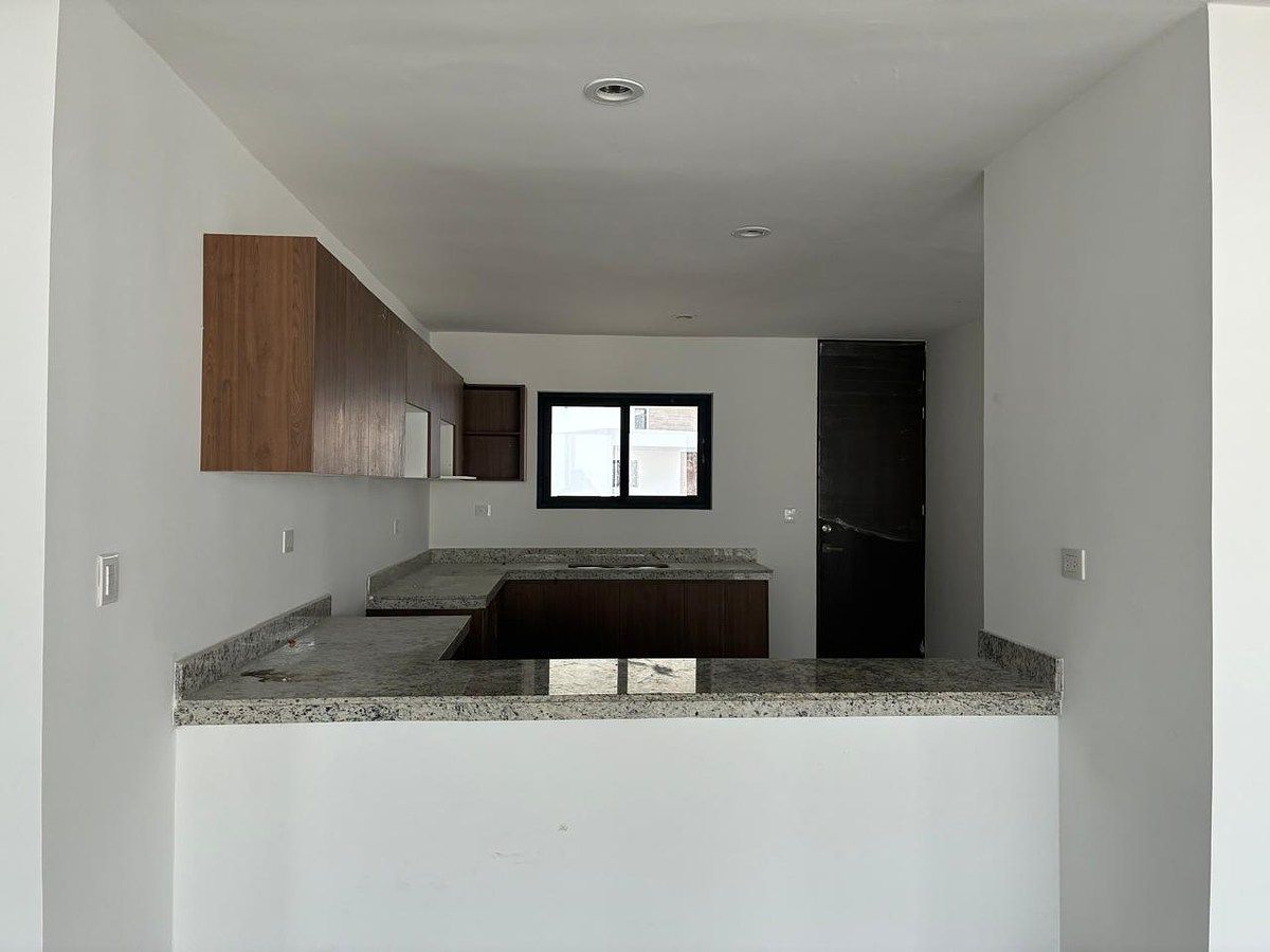 EN VENTA CASA CON TERRAZA | PRIV. RESIDENCIAL ADARA, TEMOZÓN | - foto 4