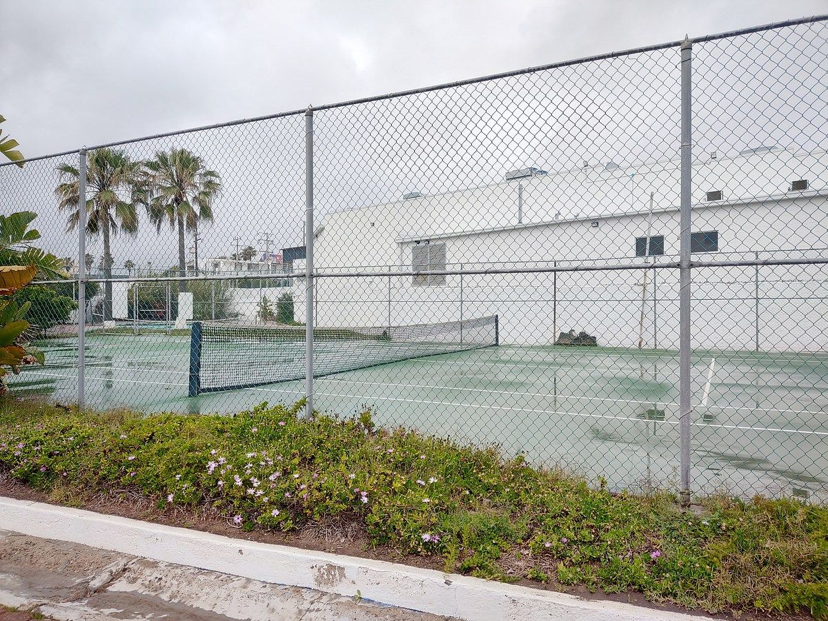 12 de 13: Tennis Court