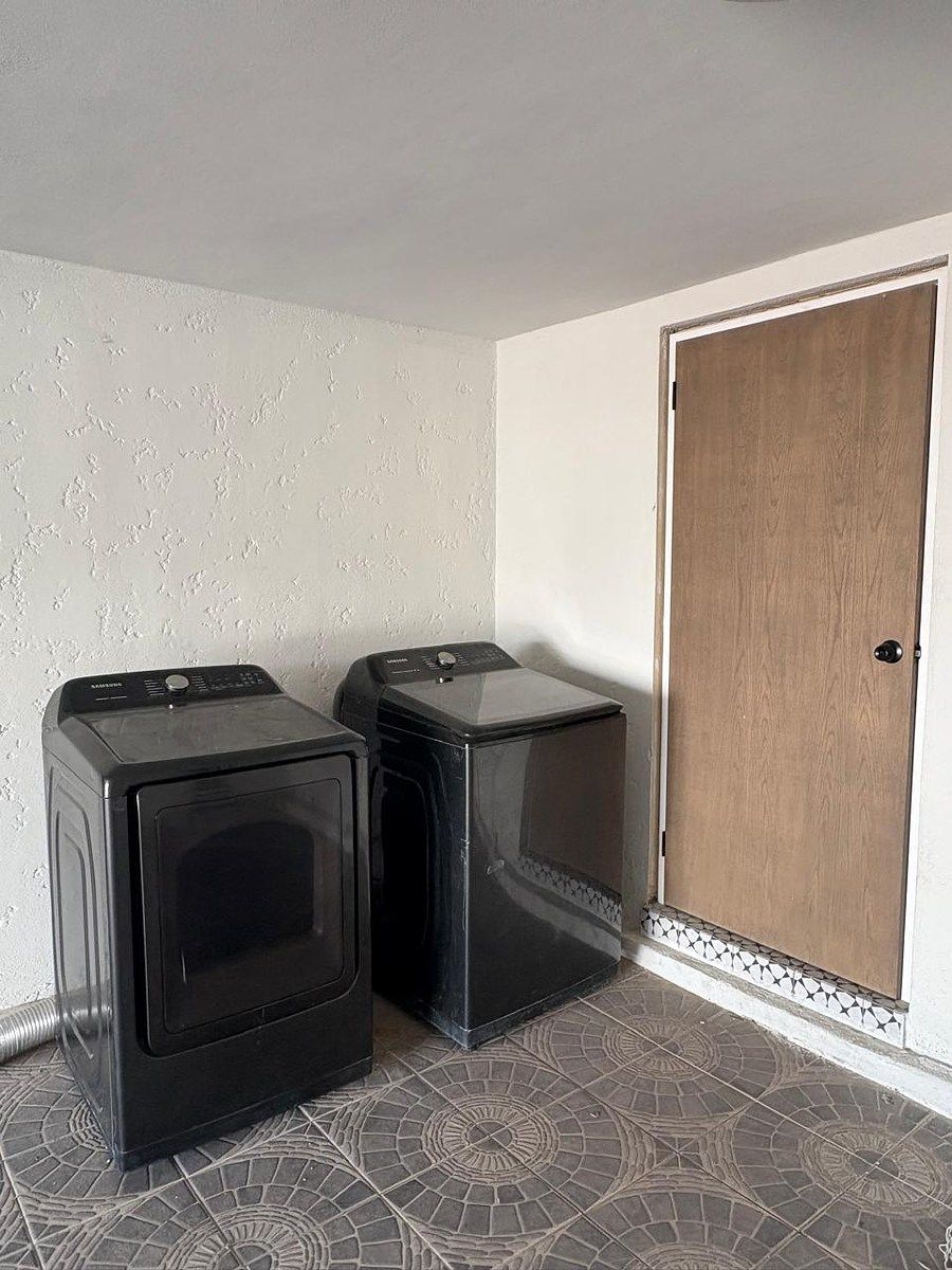 Washer & dryer / garage, foto 11 de 16