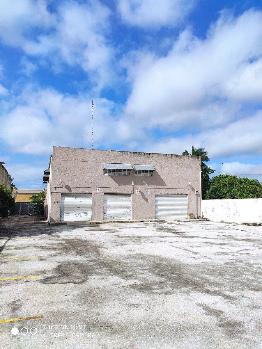 GRAN TERRENO EN EL CENTRO DE MERIDA, VALUADA EN 12 MILLONES REMATE.