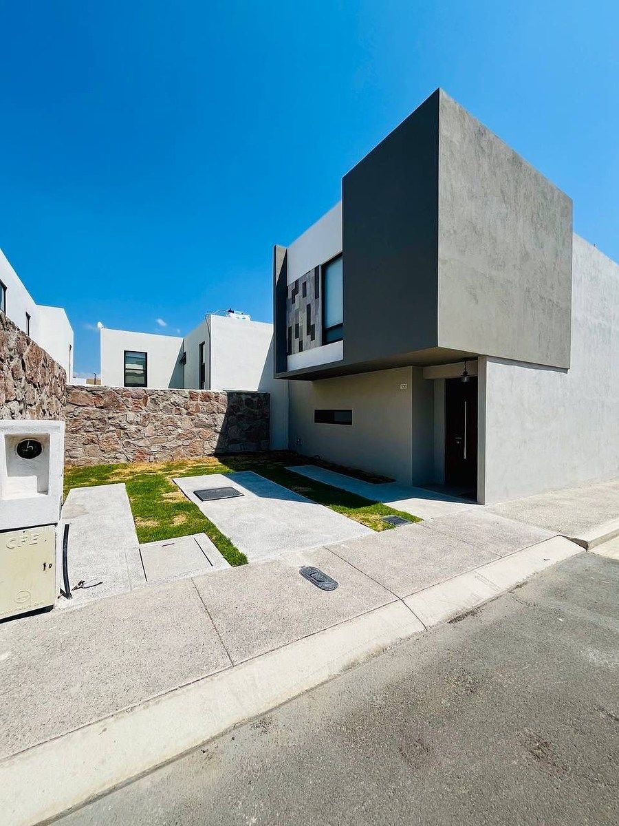 2 de 18: Estacionamiento para dos autos