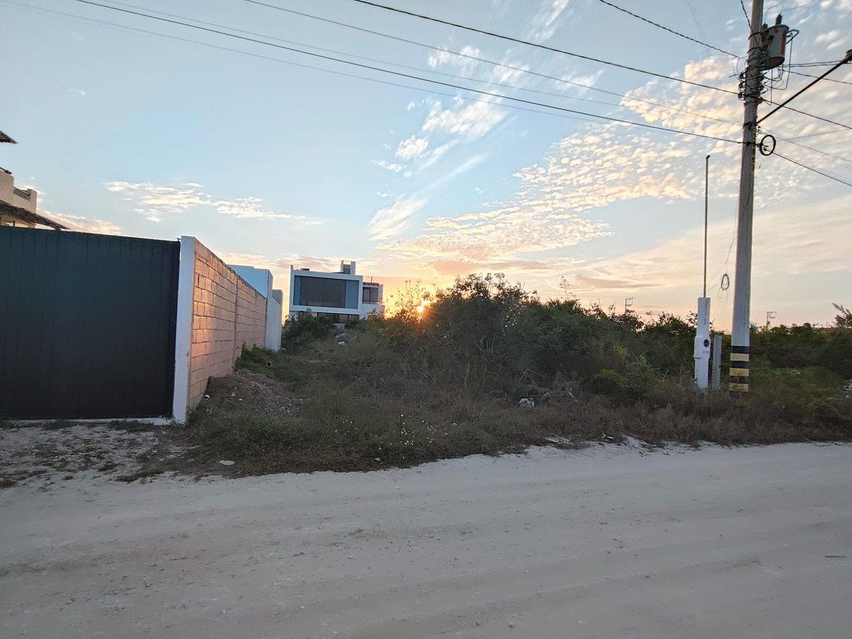 VERY WELL LOCATED LAND IN CHICHULUB PUERTO AT KM 12 - foto 2