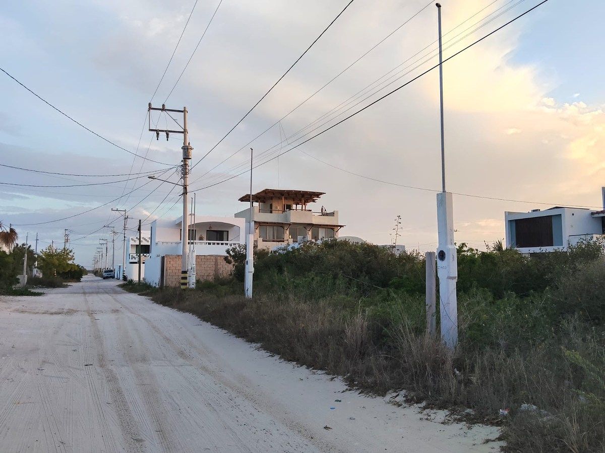 VERY WELL LOCATED LAND IN CHICHULUB PUERTO AT KM 12 - foto 5