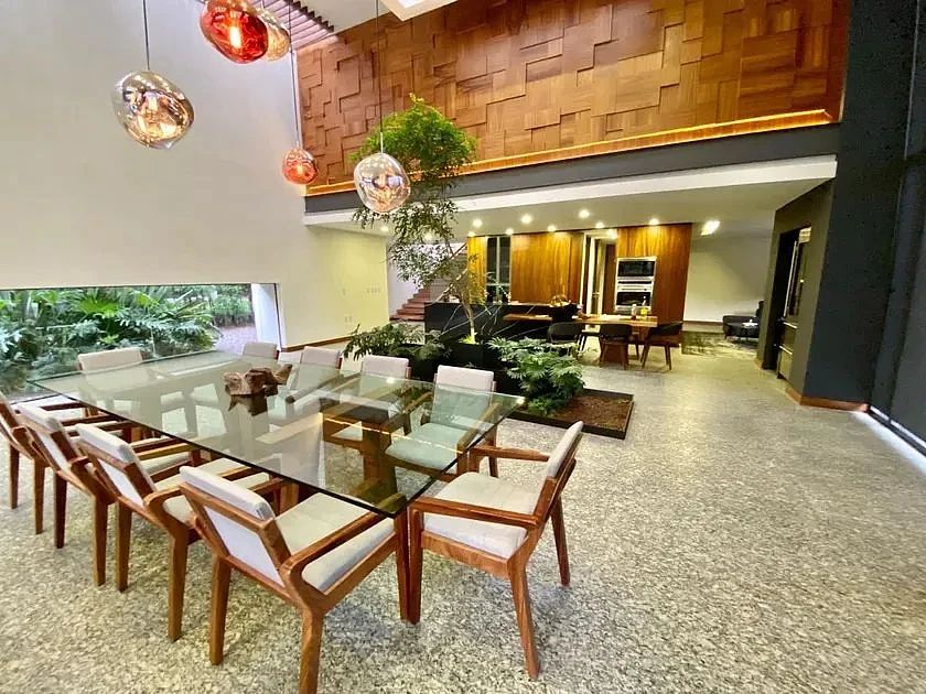 Residência moderna de dois andares — Clube de Golfe Tres Marías, Morelia · 600 m², foto 1 de 11