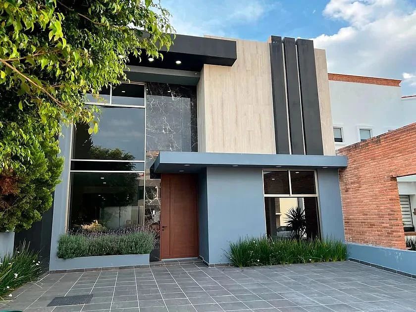 Residencia lista para habitar — Punta Monarca, Morelia · 350 m², foto 1 de 6