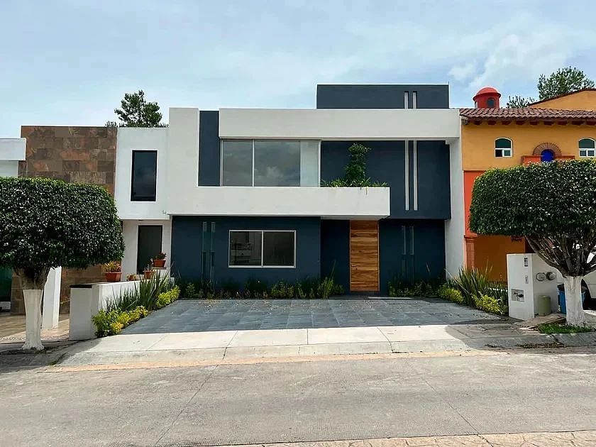 Residencia moderna de doble altura — Rincón de la Montaña, Morelia · 252 m², foto 1 de 8