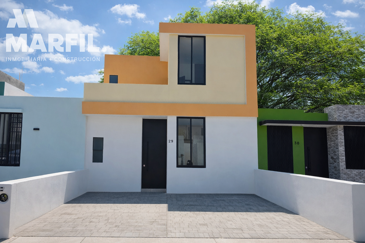 Venta de Casa de 3 Recámaras, 1 en planta baja frente al CRIT en Colima