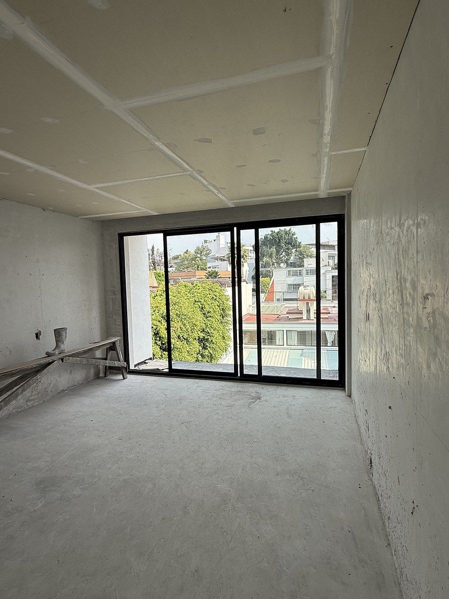 11 of 21: Recámaras amplias con balcón