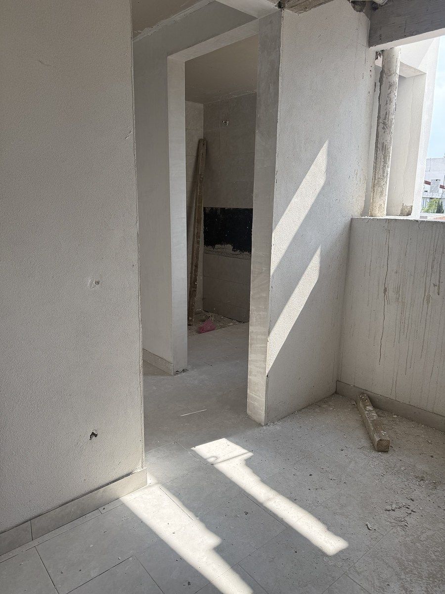 16 of 21: Cuarto de servicio con baño