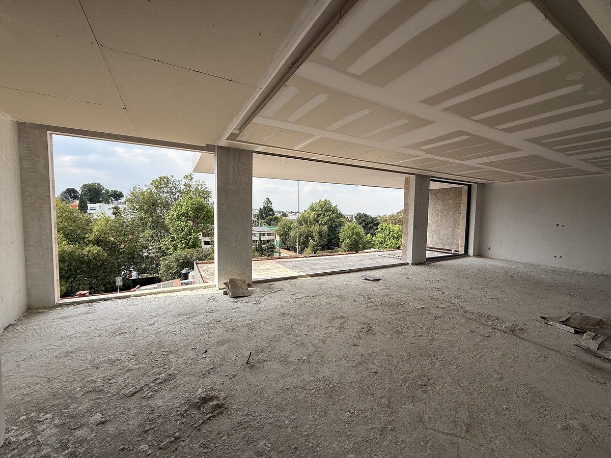 8 of 21: Vista arbolada