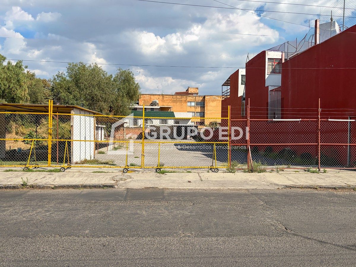 1 de 7: FACHADA DEL TERRENO