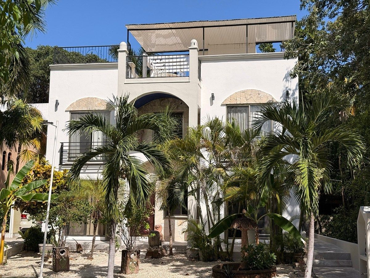 Casa Bonampak | Casa de 4 Recamaras en Venta con Acceso a la Playa, foto 1 de 42