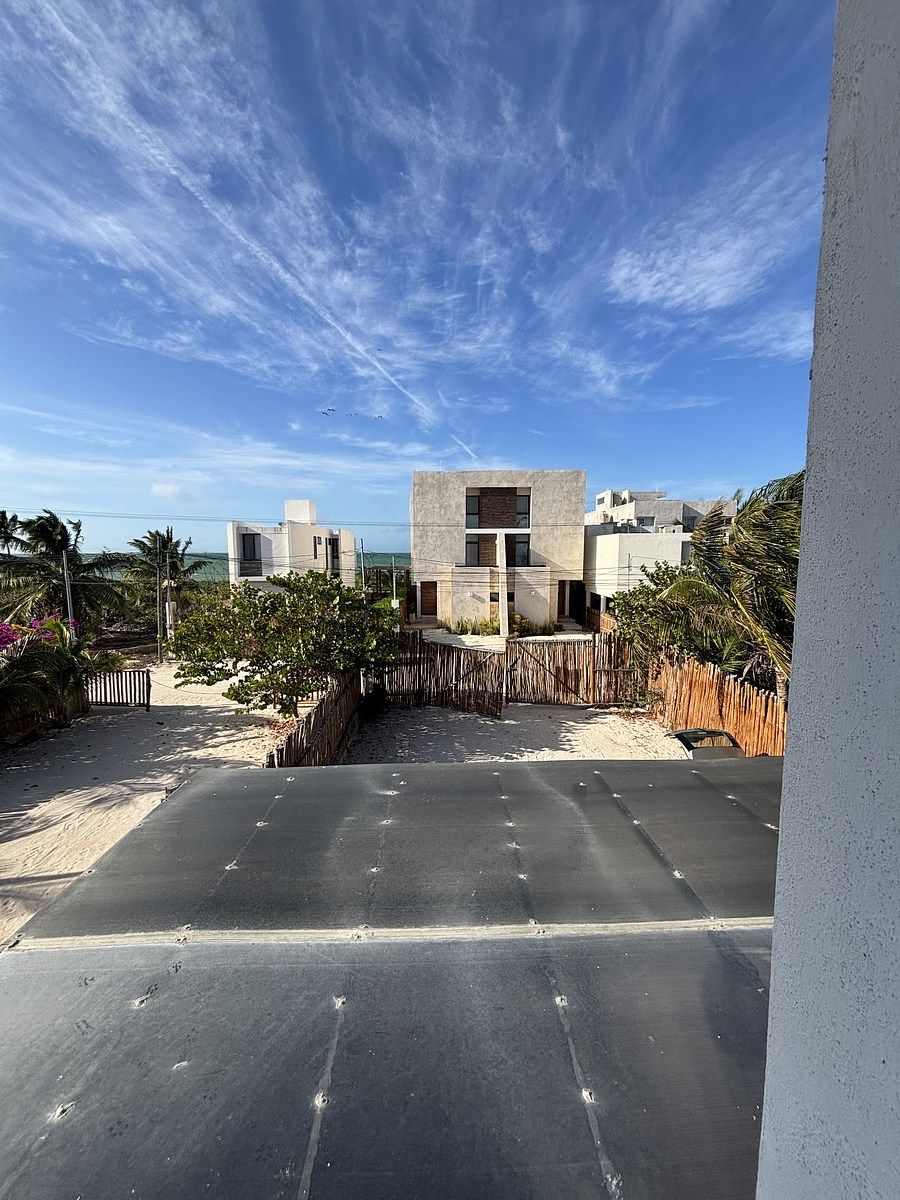 6 de 14: VISTA ENTRADA CON VISTA AL MAR